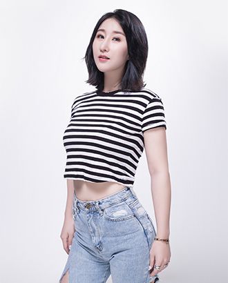 黄片月夜舞蹈表演部部主任